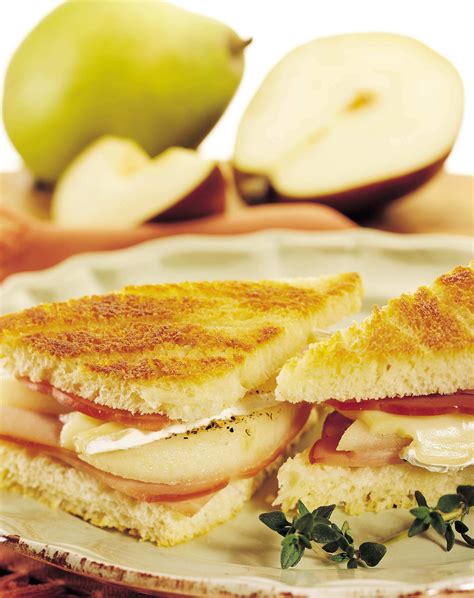 Ham and Brie Flat Bread Panini - calories, carbs, nutrition