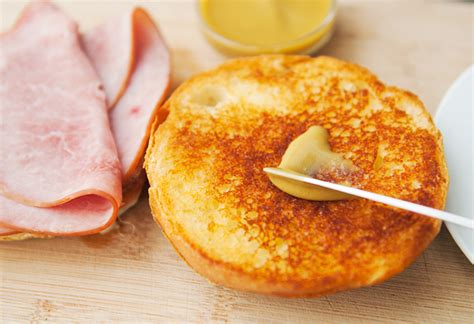 ham and swiss on brioche (105179.0) - calories, carbs, nutrition