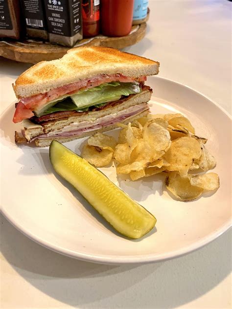 Ham & Dill Havarti Sandwich - calories, carbs, nutrition