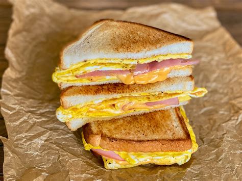 ham egg & cheese sandwich (8595.1) - calories, carbs, nutrition