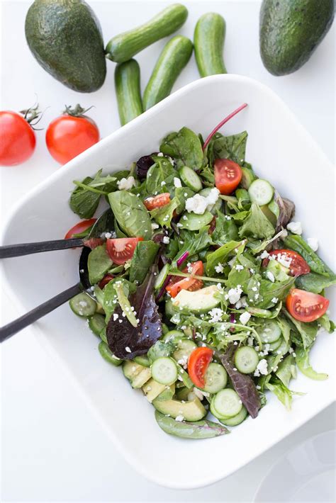 Hearty Garden Salad - calories, carbs, nutrition