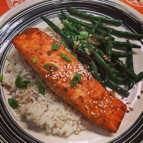 Hoisin Sesame Baked Salmon with Peanuts, Fried Rice, Green Beans (600HS) - calories, carbs, nutrition