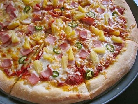 Honolulu Grilled Pineapple Bacon Pizza - calories, carbs, nutrition