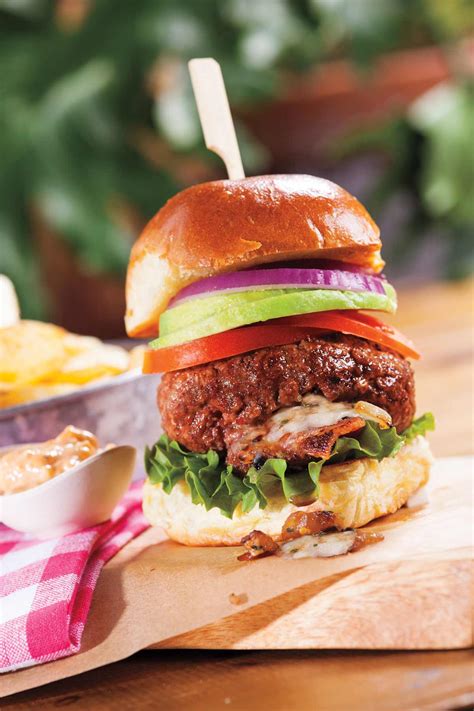Horseradish & Cheddar Stuffed Burger - calories, carbs, nutrition