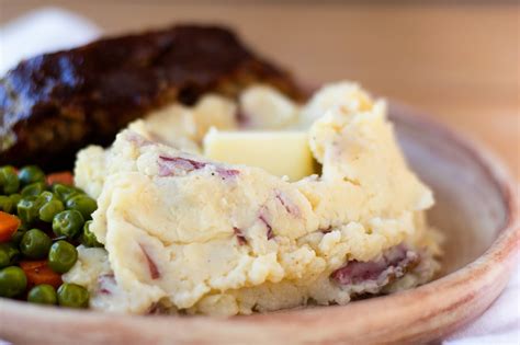 Horseradish Crusted Steak & Mash Potato - calories, carbs, nutrition