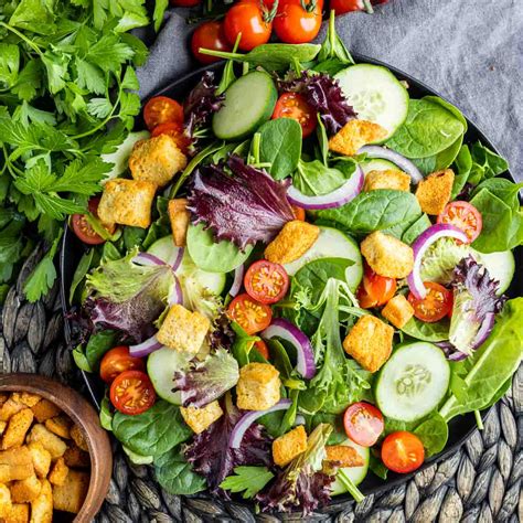 House Salad with Mixed Greens - calories, carbs, nutrition