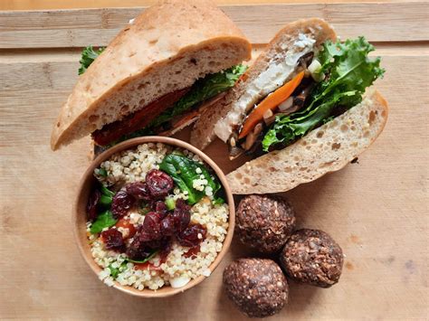 Hummus and Vegetable Ciabatta Boxed Lunch - calories, carbs, nutrition