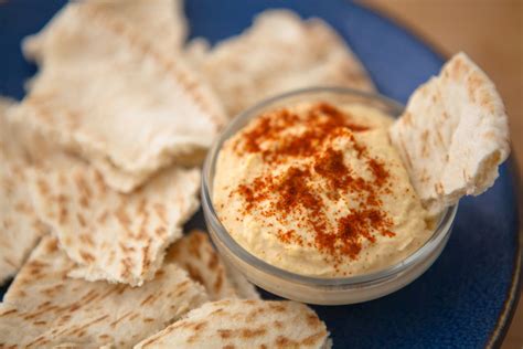 Hummus with Pita Triangles - calories, carbs, nutrition