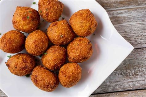 Hushpuppy - calories, carbs, nutrition