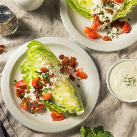 Iceberg Salad with Blue Cheese - calories, carbs, nutrition