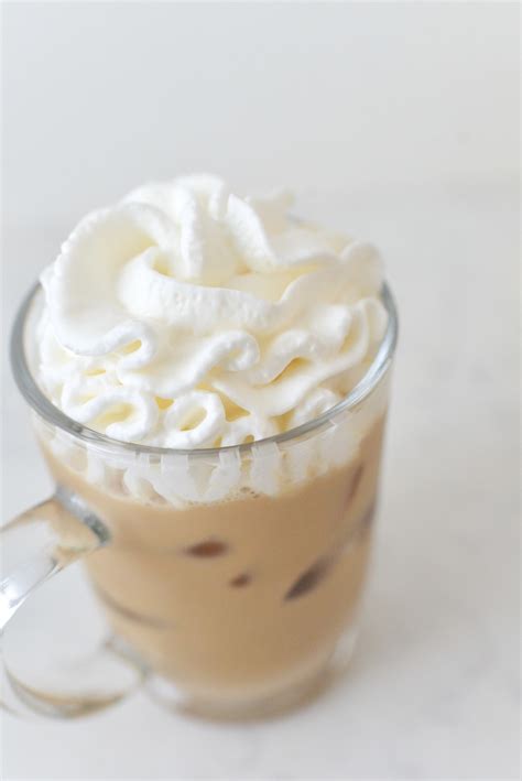 Iced Dulce de Leche Latte - Grande - Whole Milk - With Whipped Cream - calories, carbs, nutrition