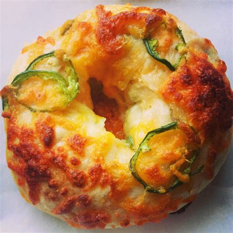 Jalapeno Cheddar Bagel - calories, carbs, nutrition