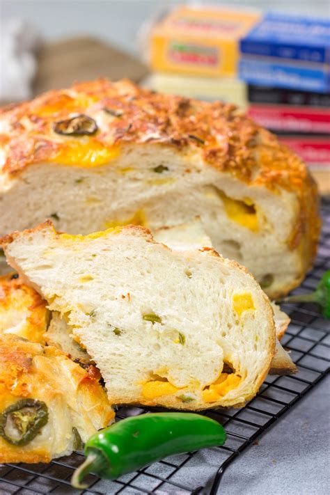 Jalapeno Cheese Bread - calories, carbs, nutrition