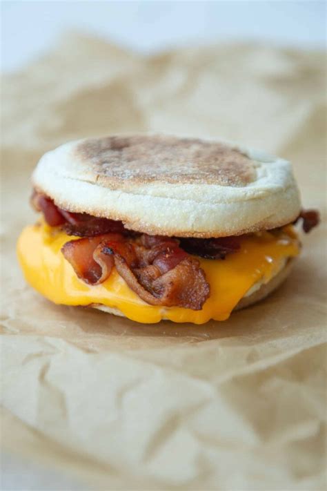 Jazzmans Sand Brkf English Muffin Bacon Egg & Cheese - calories, carbs, nutrition