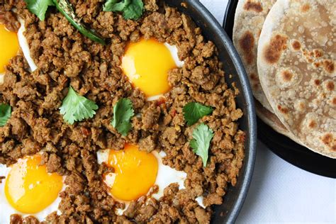 Kheema Pur Eedu (Spiced Minced Lamb & Fried Egg) - calories, carbs, nutrition