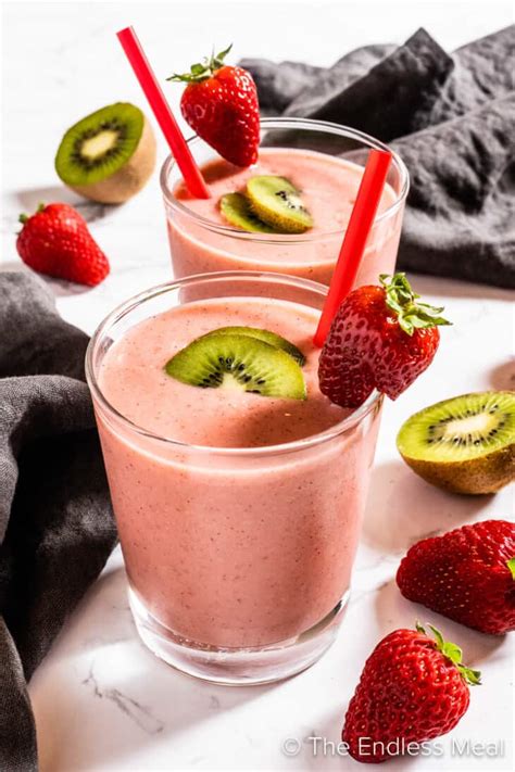 Kiwi Strawberry Smoothie - calories, carbs, nutrition