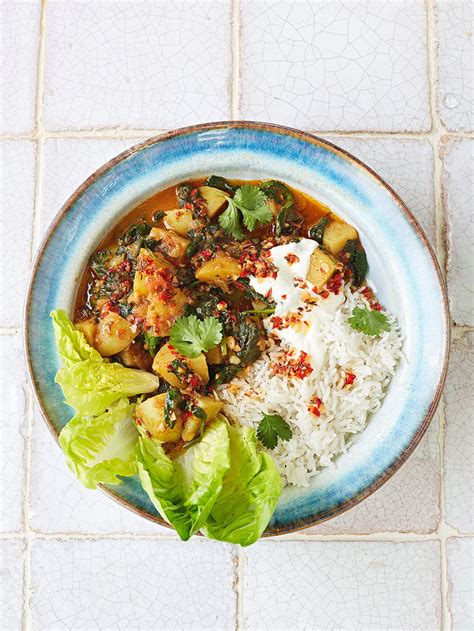 Lamb Saag Aloo Curry, Broccoli & Brown Rice - calories, carbs, nutrition