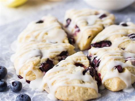 Large Blueberry Scone (52027.14) - calories, carbs, nutrition