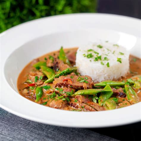 Large Thai Red Beef Curry with Rice - calories, carbs, nutrition