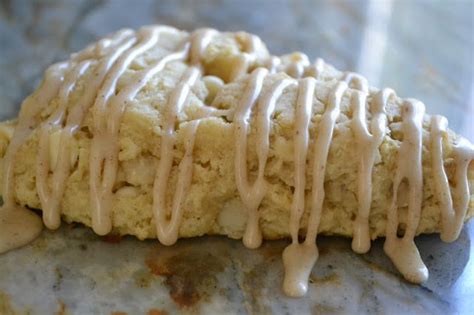 Large White Choc Macadamia Scone (75885.8) - calories, carbs, nutrition