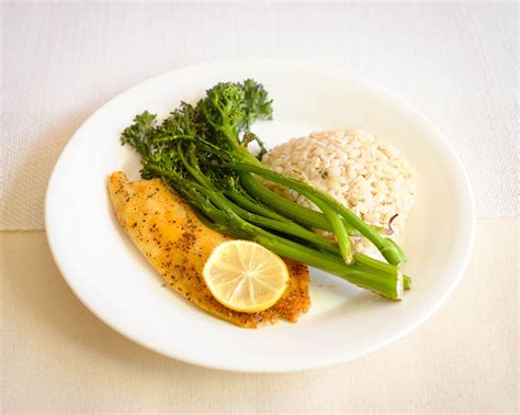 Lemon Pepper Tilapia with Florentine Sauce, Wheatberry Pilaf, Broccoli (600HS) - calories, carbs, nutrition