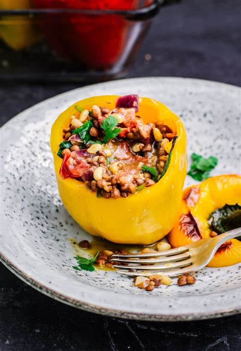 Lentil Stuffed Green Pepper, Swiss Cheese, Cabbage, Raspberry Brownie (400VEG) - calories, carbs, nutrition