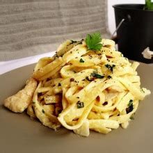 Light Chicken Fettuccine - calories, carbs, nutrition