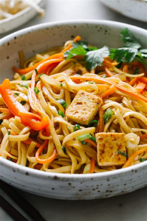 Lo Mein Noodles, Vegan - calories, carbs, nutrition