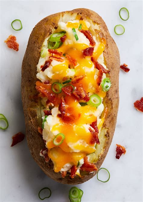 Loaded Veggie Bacon Baked Potato (553.11) - calories, carbs, nutrition