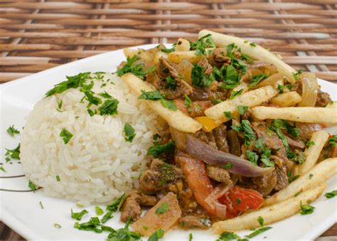 Lomo Saltado - calories, carbs, nutrition