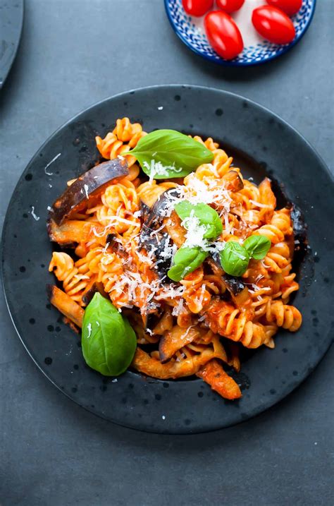 Marinated Tomato and Eggplant Pasta - calories, carbs, nutrition