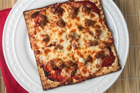 Matzo Pizza - calories, carbs, nutrition