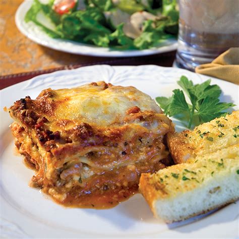 Meat Lasagna with garlic bread - calories, carbs, nutrition