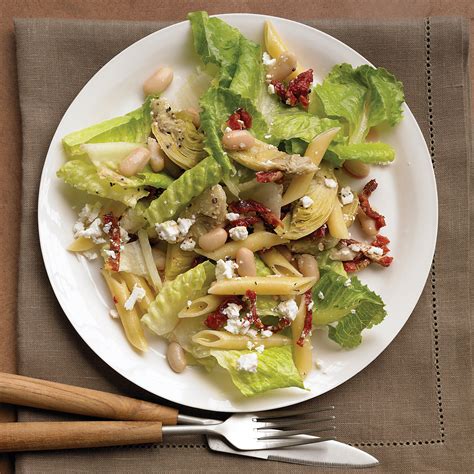 Mediterranean Salad with Artichokes, Penne and Sun Dried Tomatoes - calories, carbs, nutrition