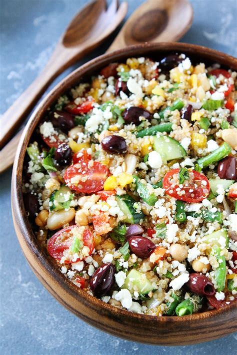 Mediterranean Spinach & Quinoa Salad - calories, carbs, nutrition
