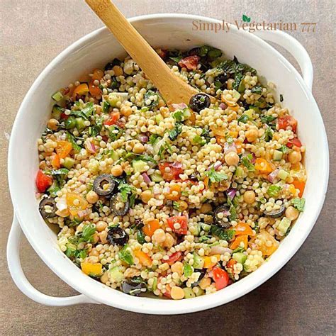 Mediterranean Vegetable Couscous - calories, carbs, nutrition