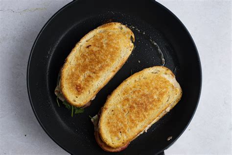 Medium Turkey Melt - calories, carbs, nutrition