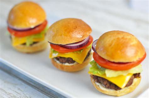 Mini Burger Sliders with Lettuce - calories, carbs, nutrition