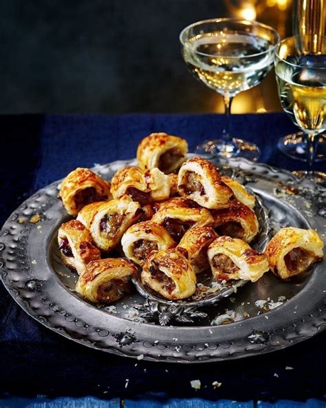 Mini Sausage Roll with Red Onion Chutney - calories, carbs, nutrition