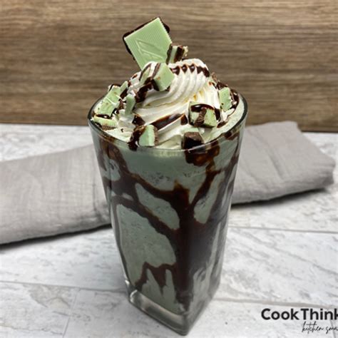 Mint Chocolate Swirl Shake - calories, carbs, nutrition