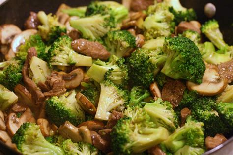 Mushroom and Broccoli Fried Rice - Large - calories, carbs, nutrition