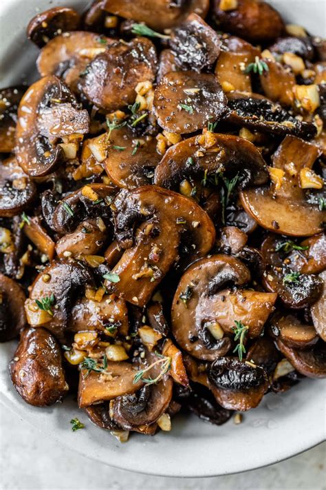 Mushroom Button Sauteed Garlic & Fresh Thyme 4 oz - calories, carbs, nutrition