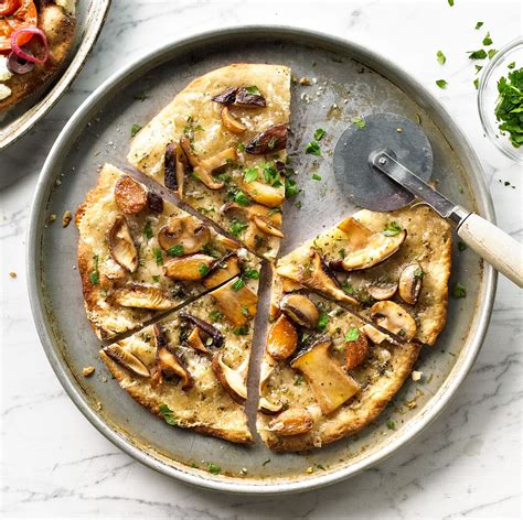 Mushroom & Garlic Pizza - calories, carbs, nutrition