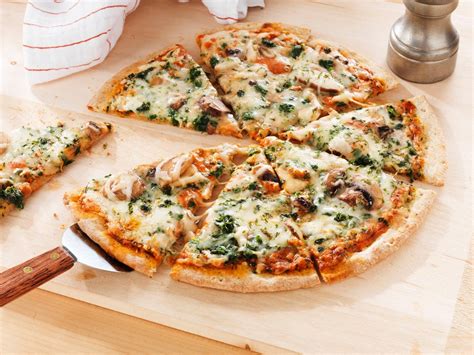 Mushroom- Onion and Spinach Pizza - calories, carbs, nutrition