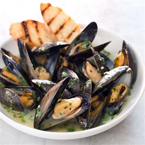 Mussels with Garlic and White Wine - calories, carbs, nutrition