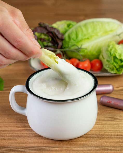 Natural Yoghurt & Sour Cream Dressing - calories, carbs, nutrition