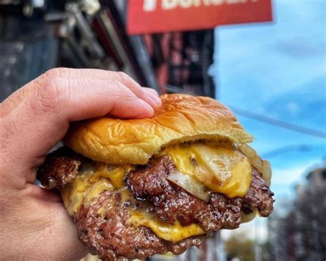 New York Burger - calories, carbs, nutrition