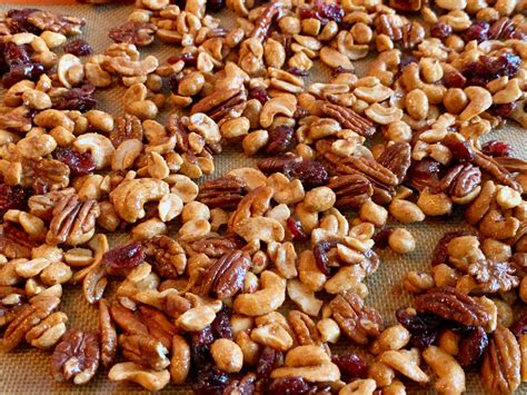 Nuts Sweet & Spiced 1/4 Cup - calories, carbs, nutrition