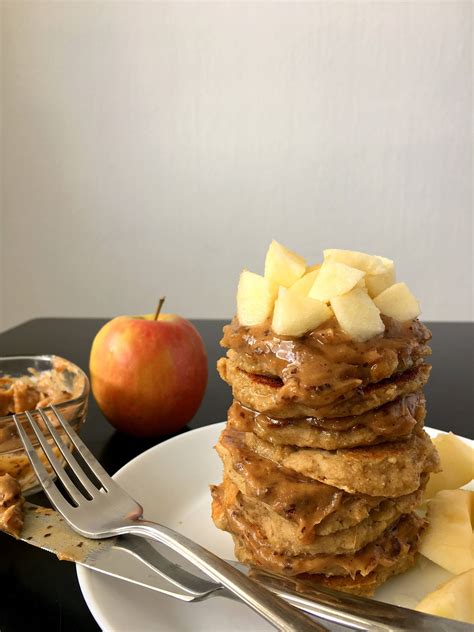 Oatmeal Apple Pancakes - calories, carbs, nutrition