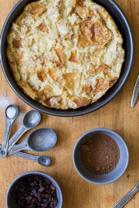 Old-Fashioned Bread Pudding - calories, carbs, nutrition